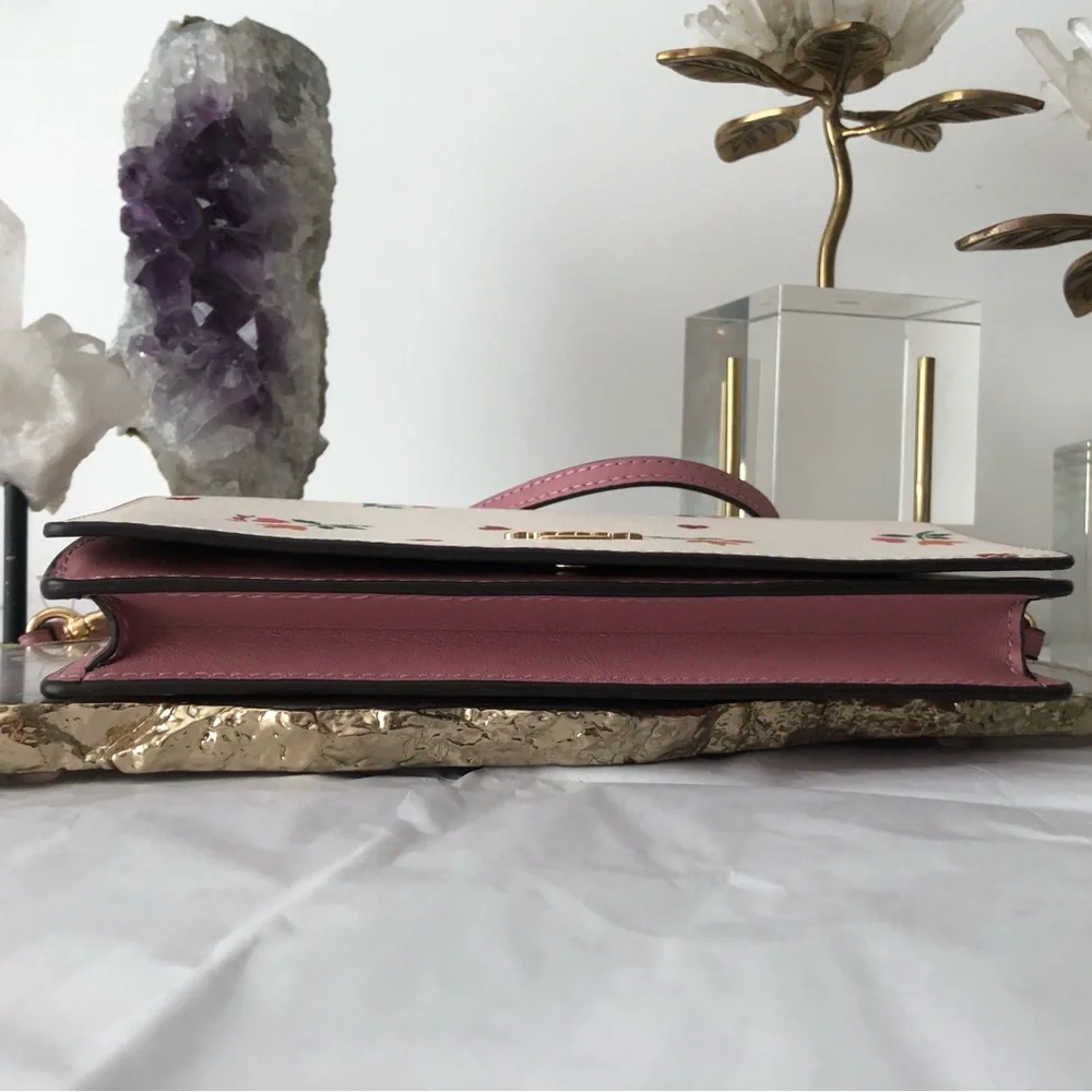 New Coach Anna Clutch/Crossbody in Petal Print - Picture 2 of 13